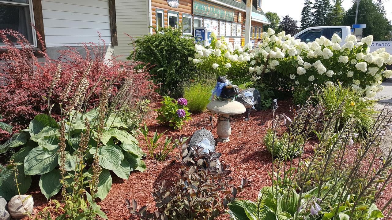 Bear Cove Inn Saint Ignace Exterior foto